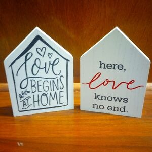 Set of 2 House Cutout Decor